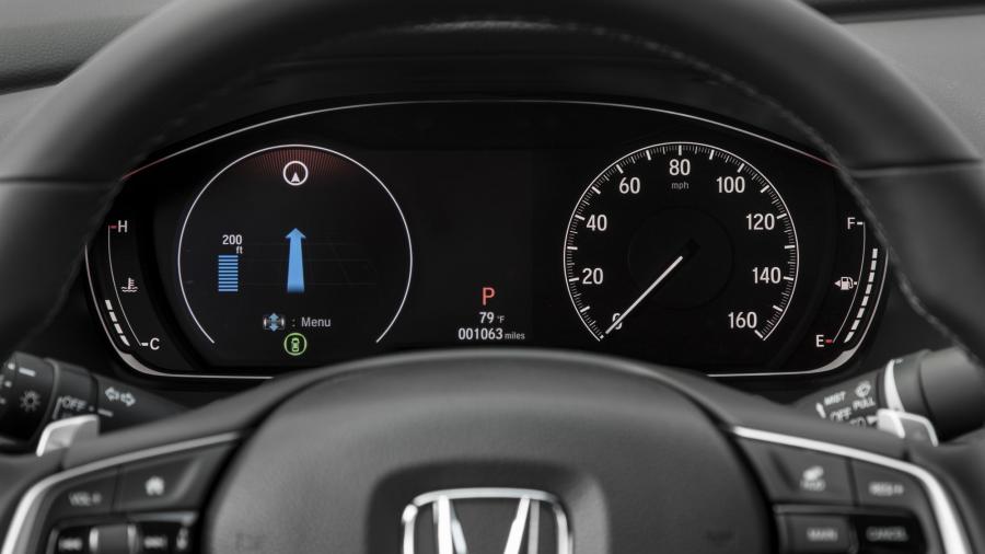 Панель приборов Honda Accord Touring Hybrid 2017 года  (NA) (фото 87 из 170)